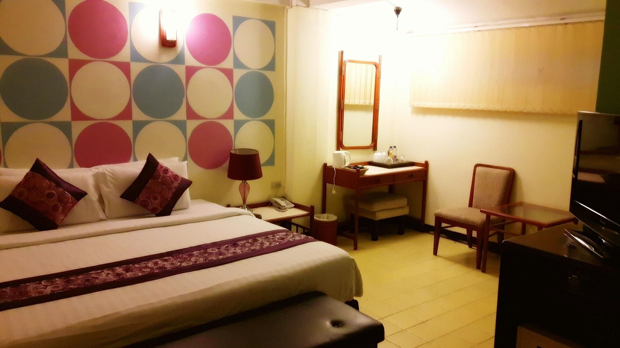 Sawasdee Sukhumvit Inn Банкок Екстериор снимка