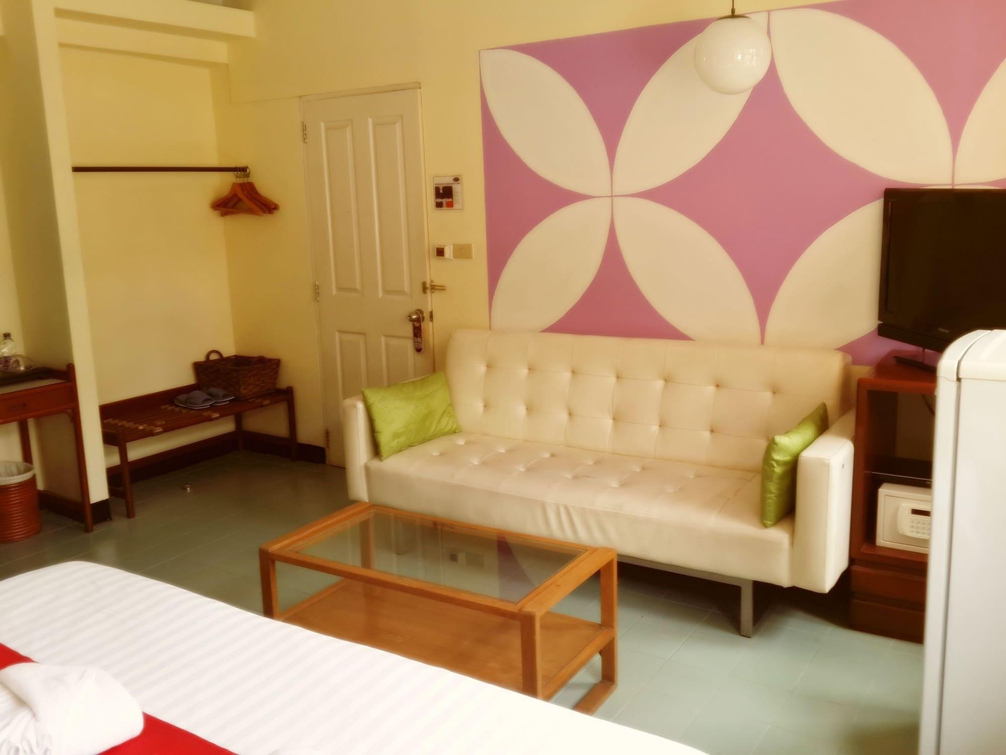 Sawasdee Sukhumvit Inn Банкок Екстериор снимка