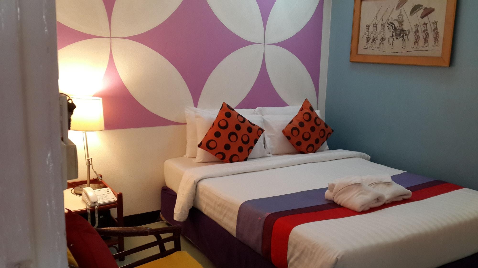Sawasdee Sukhumvit Inn Банкок Екстериор снимка