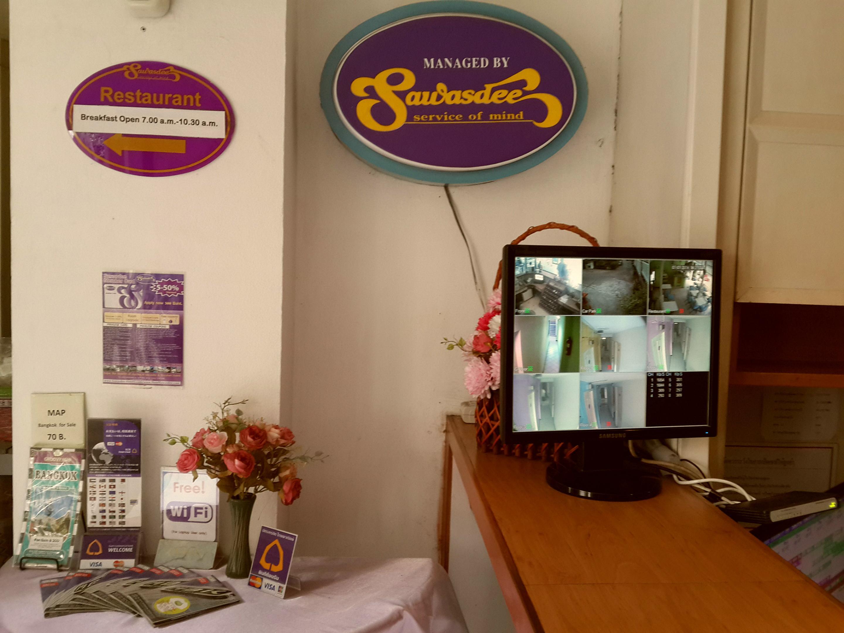 Sawasdee Sukhumvit Inn Банкок Екстериор снимка