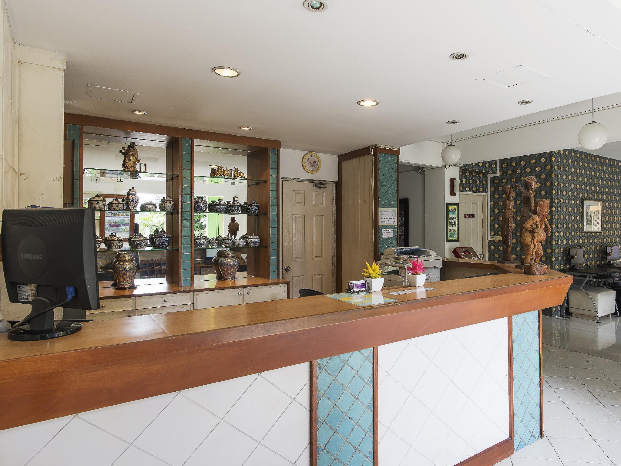 Sawasdee Sukhumvit Inn Банкок Екстериор снимка