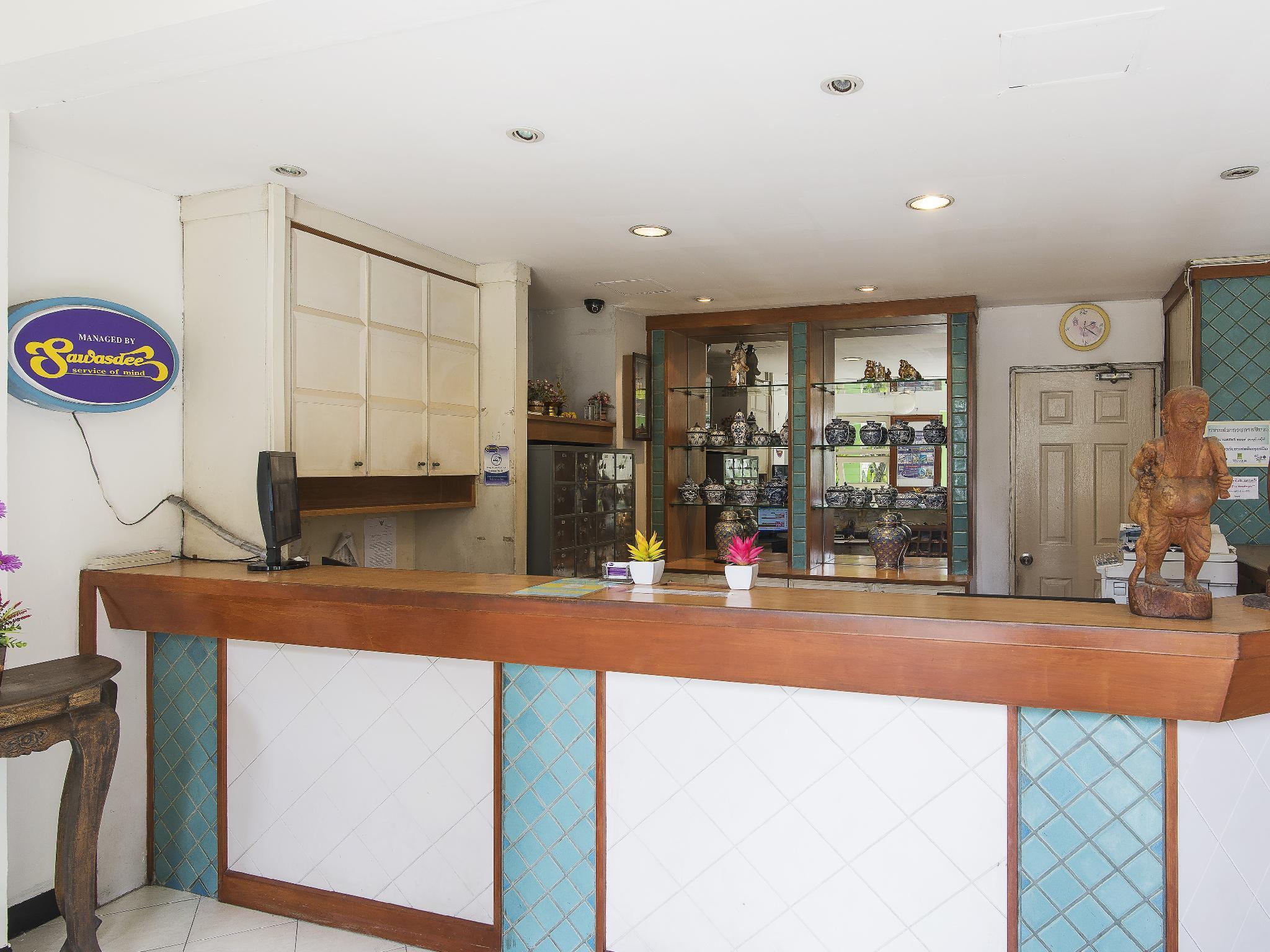 Sawasdee Sukhumvit Inn Банкок Екстериор снимка