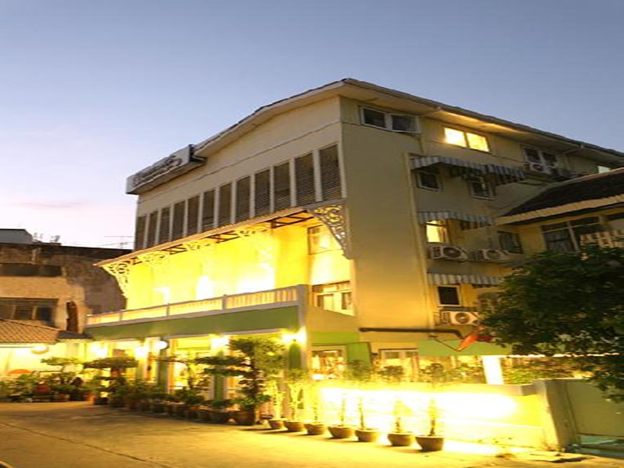Sawasdee Sukhumvit Inn Банкок Екстериор снимка