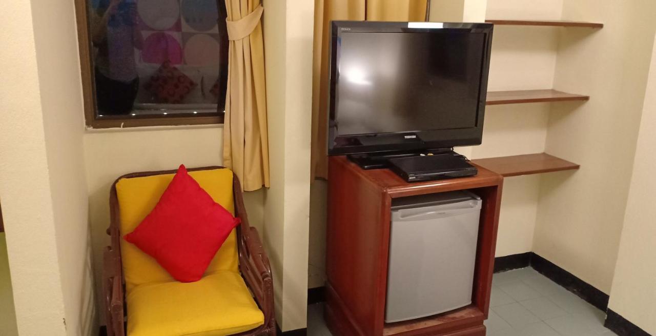 Sawasdee Sukhumvit Inn Банкок Екстериор снимка